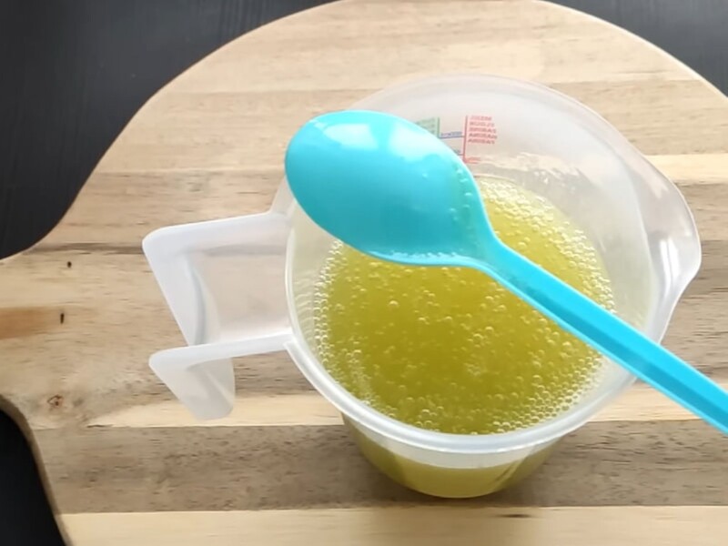 Pour this into the toilet at night - and in the morning it will shine clean and smell fresh. Recipe without chemicals