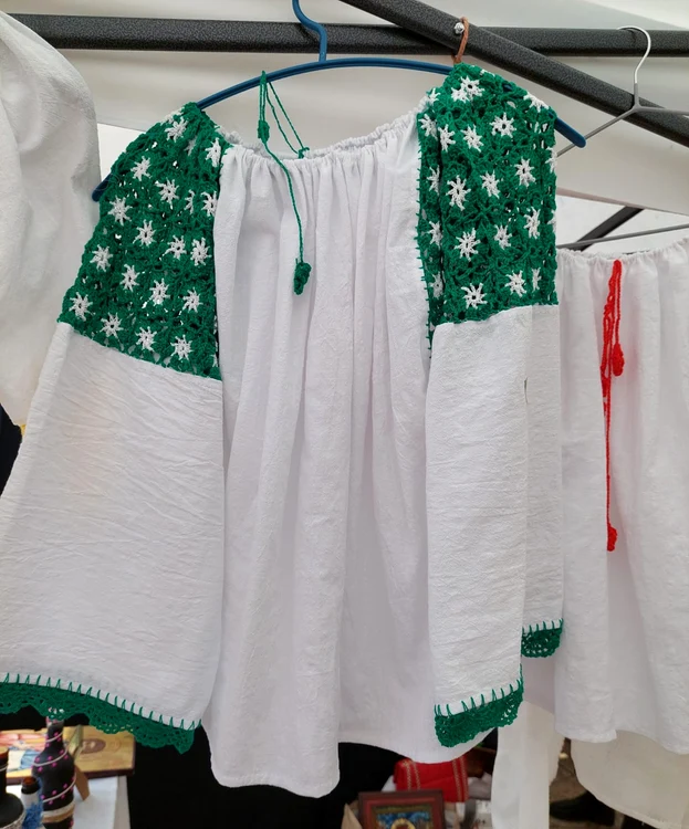 From stitched shirts he went to lace shirts PHOTO: personal archive