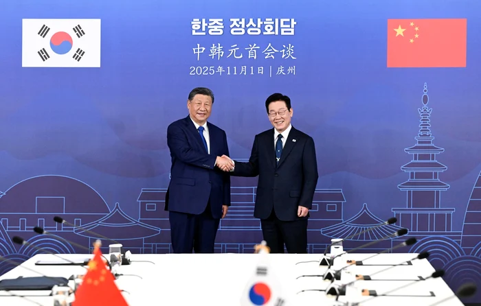 Xi Jinping and the new president of South Korea, Lee Jae Myung. PHOTO: X/@RecordGBA