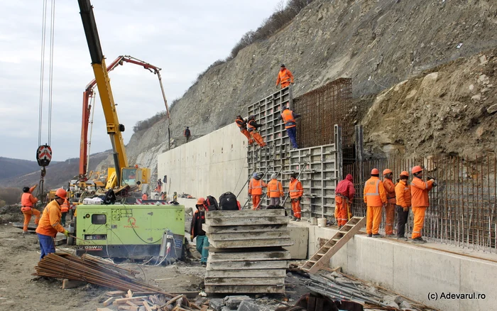 Highway works. Photo: Daniel Guță. TRUTH