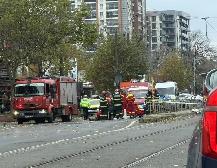 A medical team arrived at the scene PHOTO: Facebook/ Info Trafic Bucharest and Ilfov