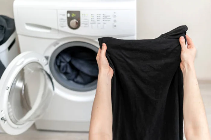 A black T-shirt fresh out of the washing machine Photo iStock