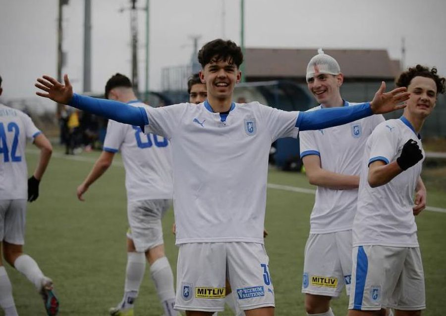 Rareș Ecobici is the kid from U Craiova U17 whose father was beaten up in the stands by the parents of the sprinters The aggressor from Craiova U17 - Rapid U17 explains the robbery of his parents: