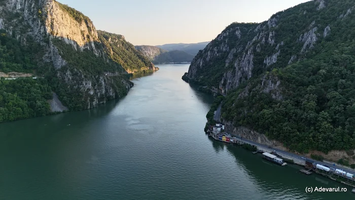 The Danube separates Romania and Serbia. Photo: Daniel Guță