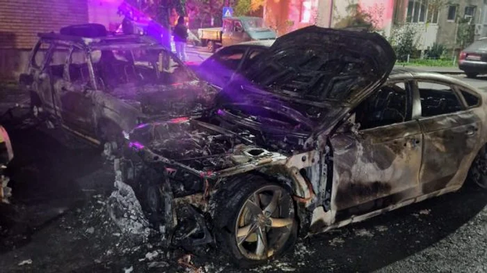 Cars destroyed in a fire PHOTO: The truth (archive)