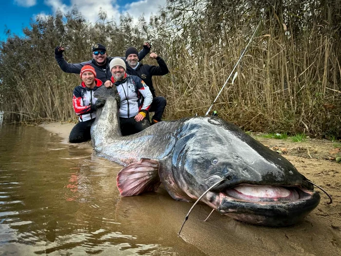 The two Polish fishermen and their huge catch PHOTO Aller Aqua Fishing / Facebook