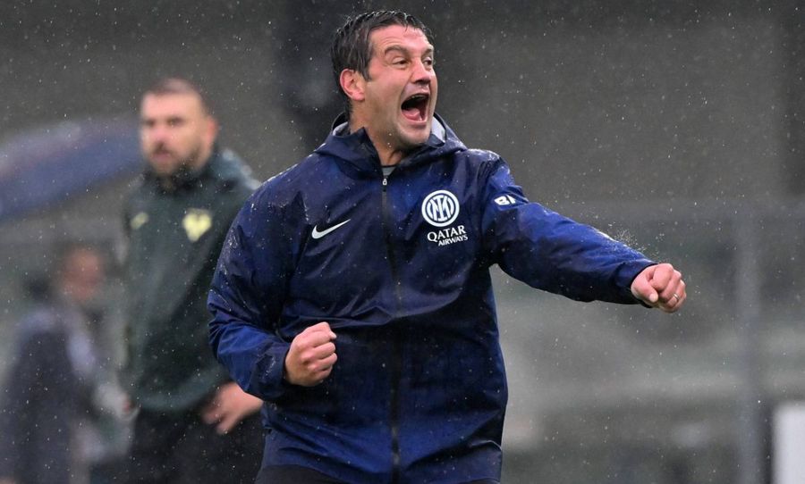 Cristi Chivu is compared to Fabregas: 