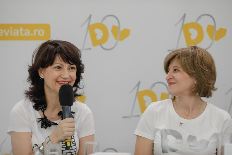 Carmen Uscatu and Oana Gheorghiu, Photo: Inquam Photos / George Călin
