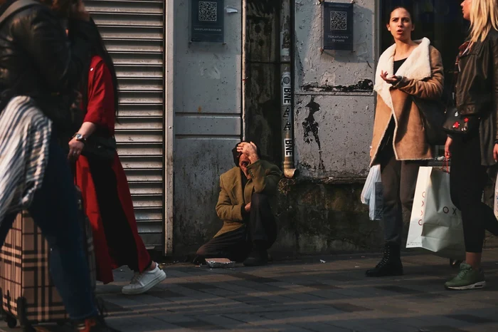 beggar, women, shopping
