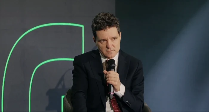 Dan also spoke about the difficulties encountered. PHOTO: Facebook video capture/Nicușor Dan