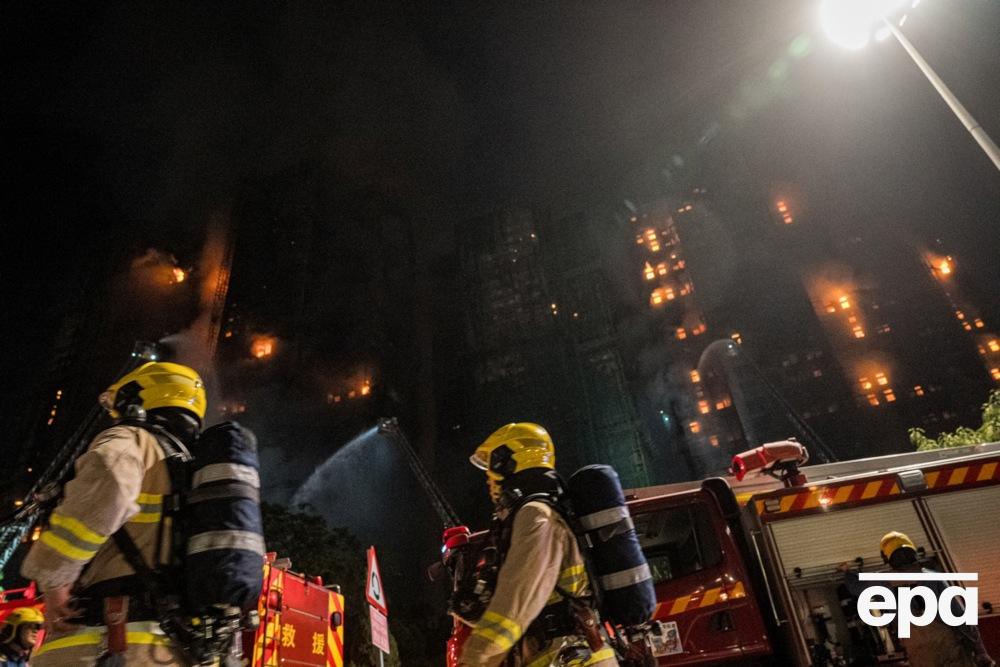 A large-scale fire has broken out in Hong Kong, skyscrapers are burning. There are dead. Photo 6