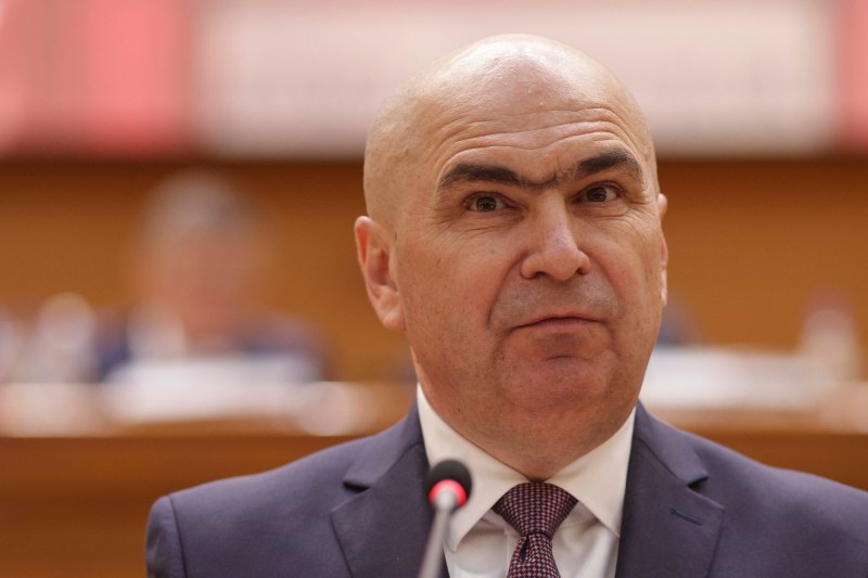 Bolojan to Moșteanu, after the problems in the CV: