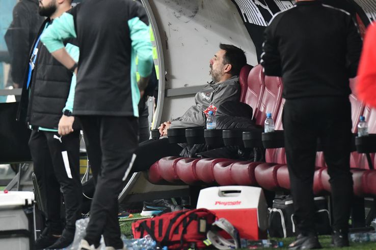 Zeljko Kopic, exhausted after Dinamo - CFR/ PHOTO Cristi Preda (GSP)