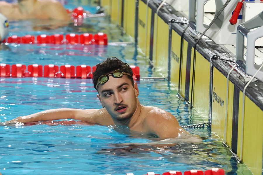 Denis Popescu at the end of a race PHOTO Roxana Fleșeru Darius Coman and Denis Popescu go confidently to the European Short Course Championships