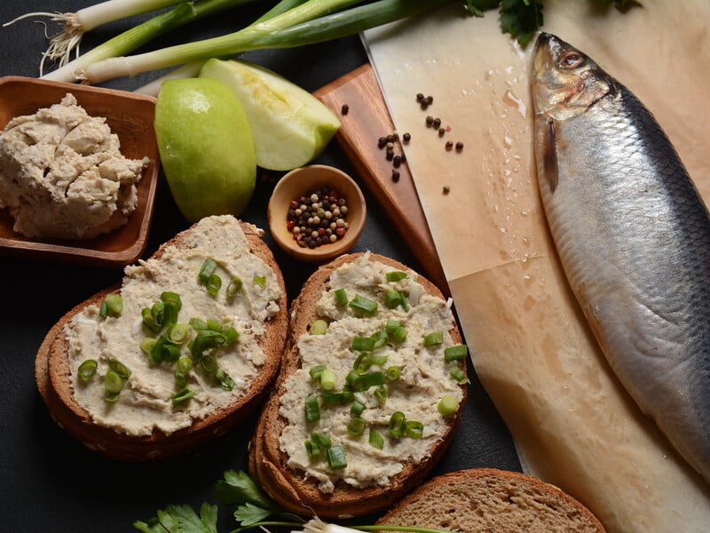 Recipe for real Odessa mincemeat. The secret of the perfect snack is in a special cut of fish fillet