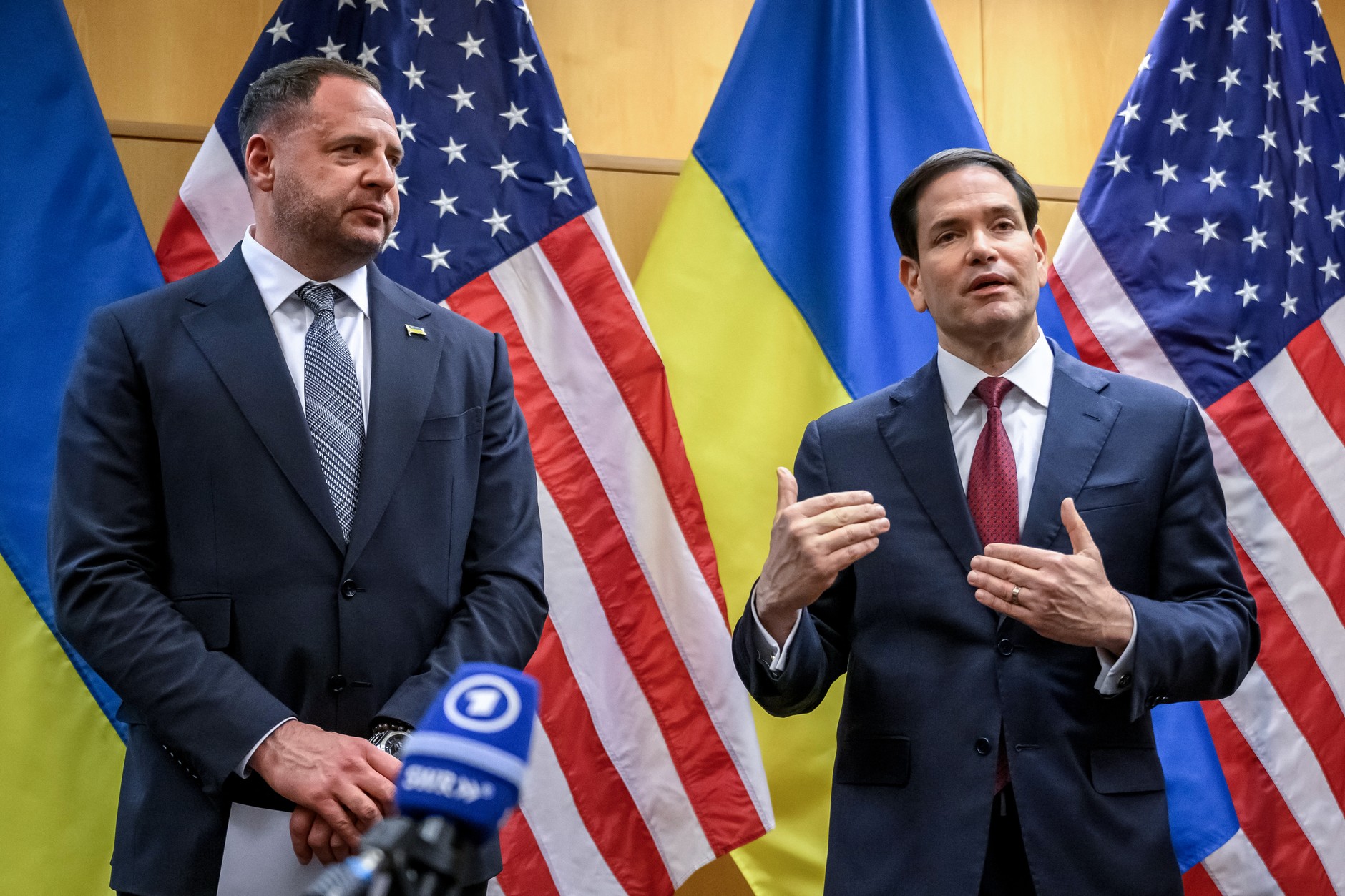 U.S. Secretary of State Marco Rubio and Ukrainian Presidential Chief of Staff Andriy Yermak during a press conference after closed talks on the U.S. plan to end the war in Ukraine in Geneva, November 23, 2025.