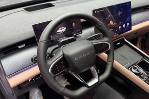 The car that wants to change the rules of the game in Romania: premium hybrid SUV for less than the price of a second-hand BMW X3