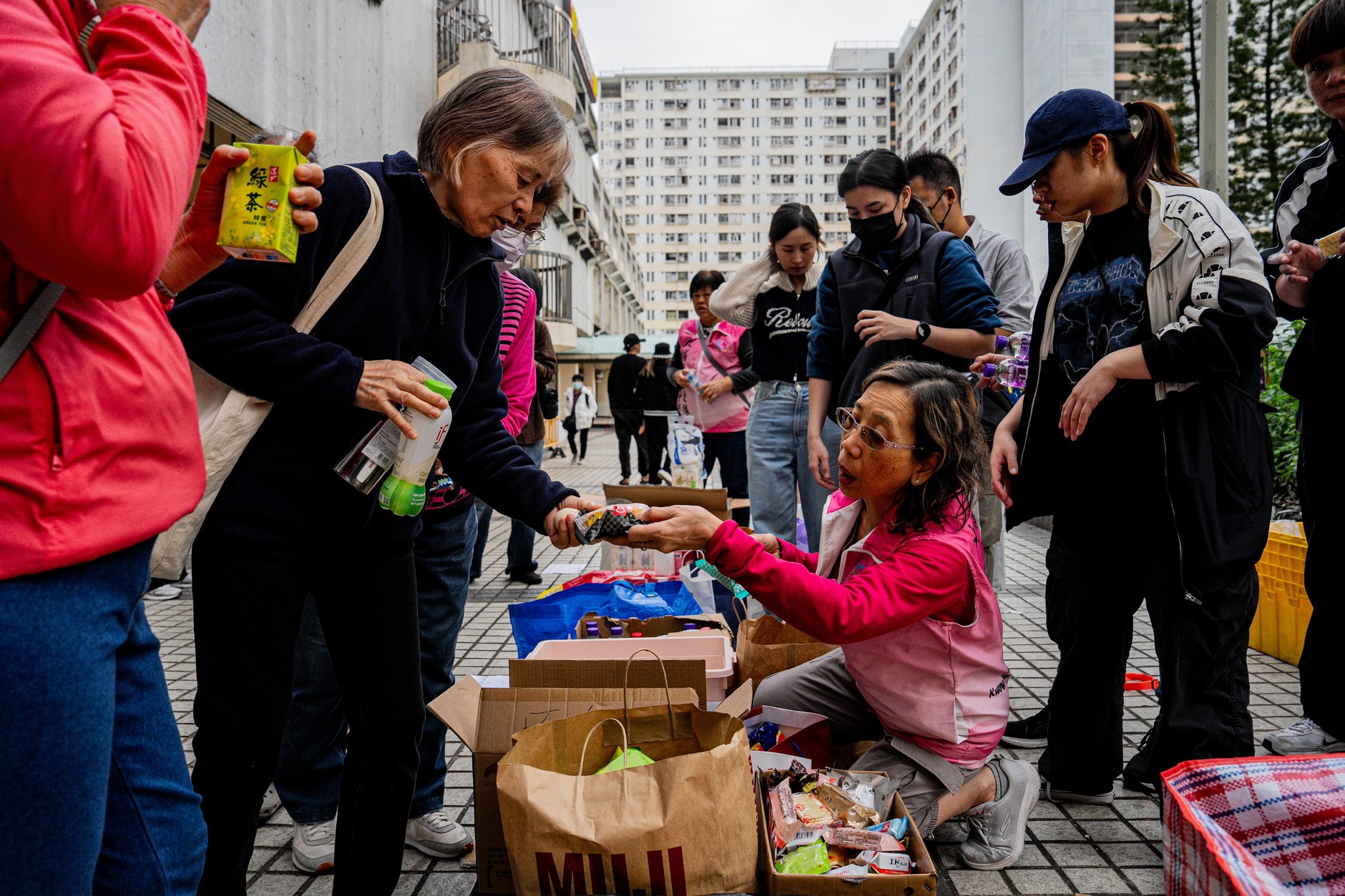 epa12551675 - CHINA HONG KONG FIRE (Major fire breaks out in Hong Kong, leaving at least 44 dead and 279 missing)