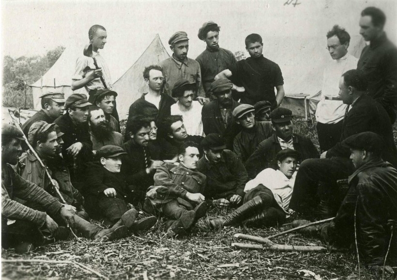 Meeting of KomZet representatives with displaced people. 1928