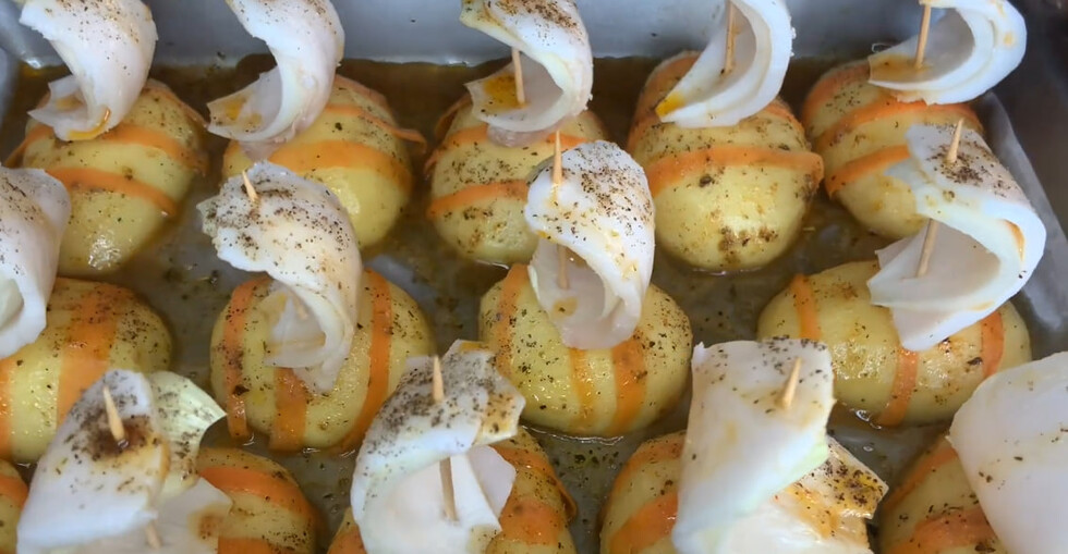 Potato boats are a hearty and delicious appetizer made from simple ingredients. Recipe with photo tips 3