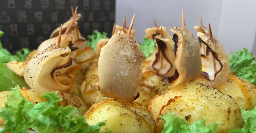 Potato boats are a hearty and delicious appetizer made from simple ingredients. Recipe with photo tips 4