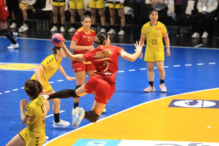 Romania - Japan, duel at the Women's Handball World Championship/Photo: Ionuț Iordache (GSP.ro)