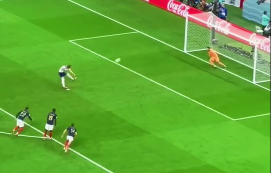 Harry Kane sent the ball to the lawn from the penalty and, with the miss, England's hopes of qualifying for the WC 2022 semi-finals / Photo: facebook Footballfun They caught Kylian Mbappe's secret trick! » How he helps his team not to concede a penalty goal