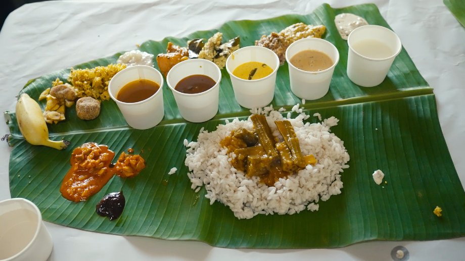 Banana leaves serve as plates