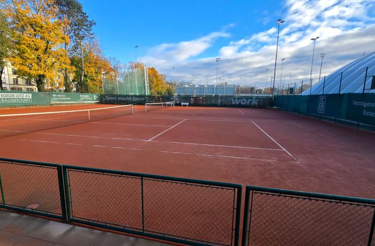 Visiting the tennis club in Basel where Roger Federer grew up / PHOTO: Cezar Titor, Remus Dinu (GSP)