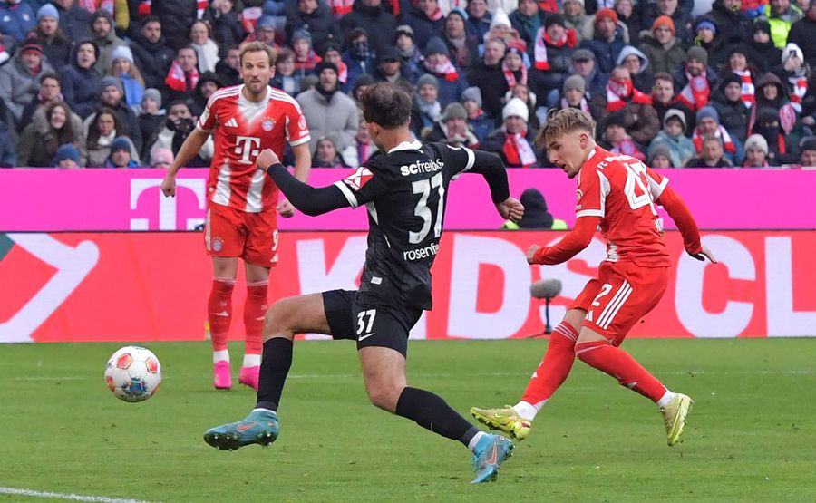 Lennart Karl (right) scores against SC Freiburg / Photo: Imago The Bayern prodigy writes history and talks about Leo Messi and the 2026 World Cup!