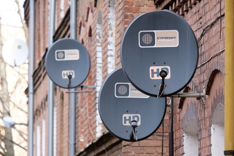 In the past, one of the symbols of Cyfrowy Polsat were satellite dishes