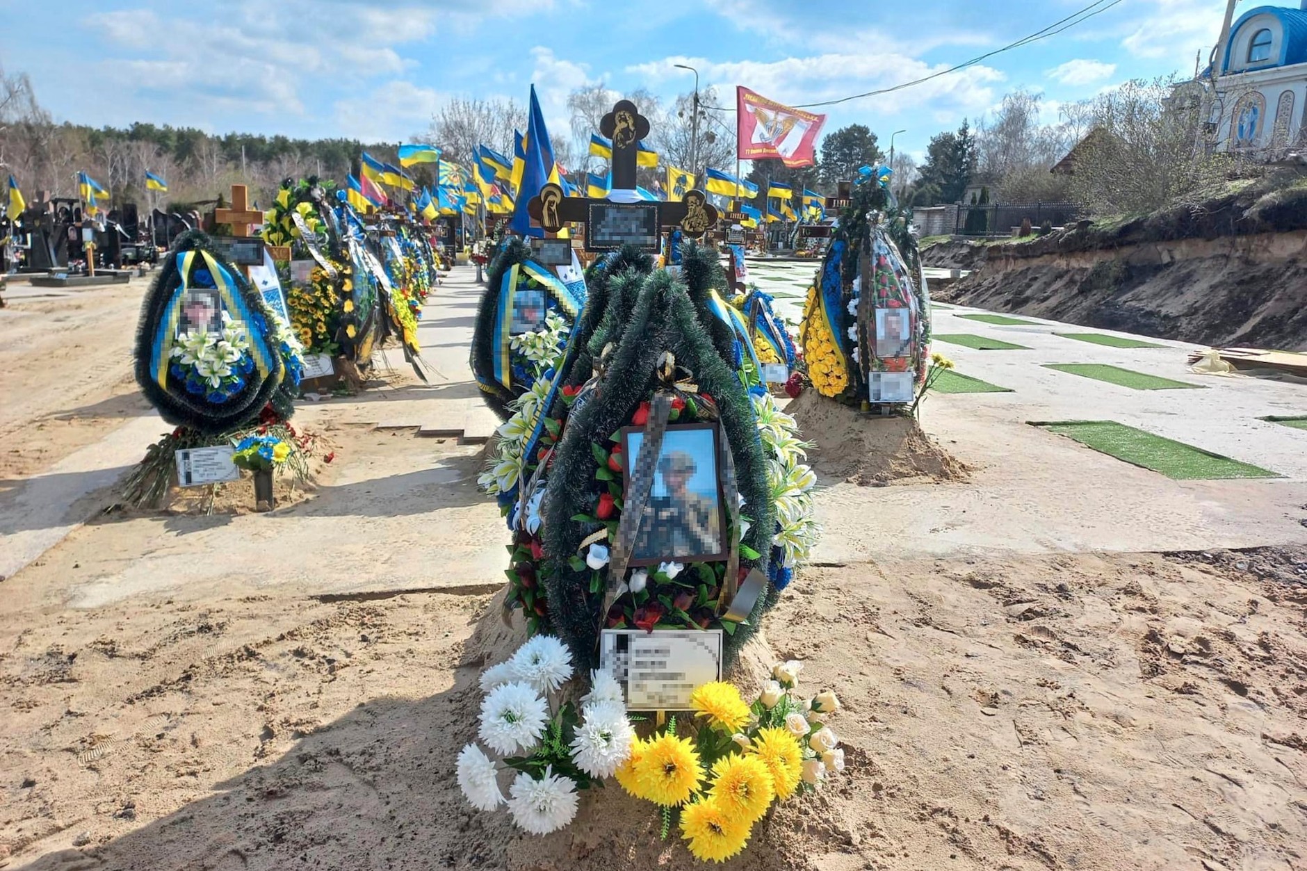 The grave of Anna's son