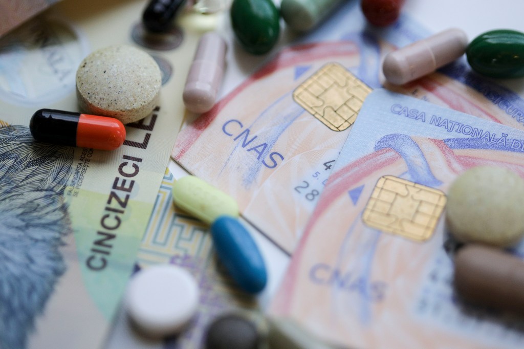 Health card Photo: Inquam Photos / Octav Ganea
