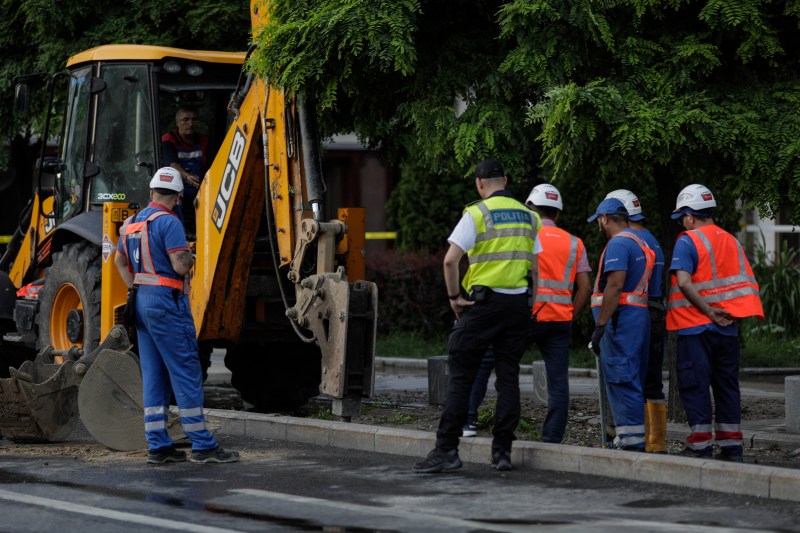 A block of flats and two buildings in Sector 5 evacuated after a gas pipe was damaged during excavations by ApaNova