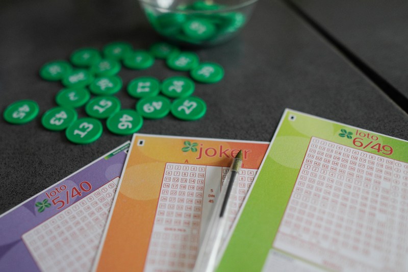 The grand prize was won at Loto 6/49, worth almost 10 million euros