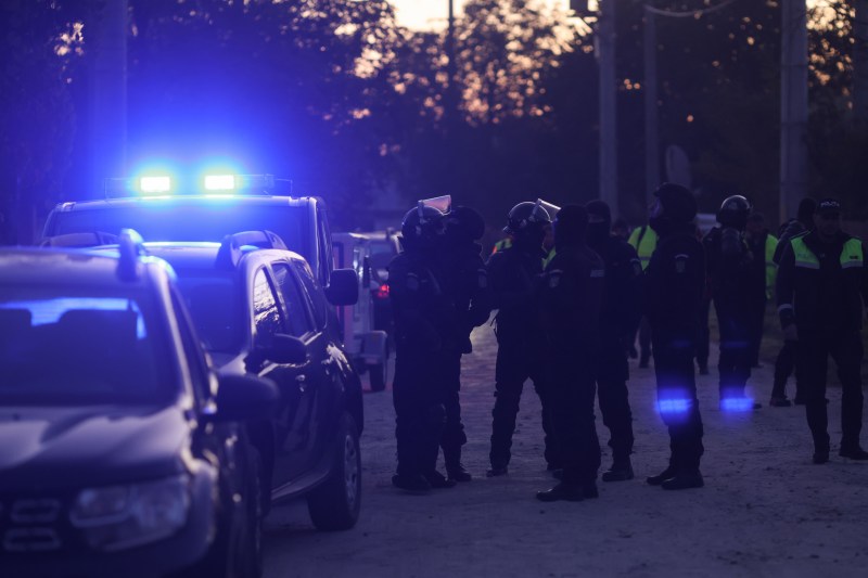 Attack near Bucharest on Halloween night. A 13-year-old boy stabbed a man who chased him away from the carol /