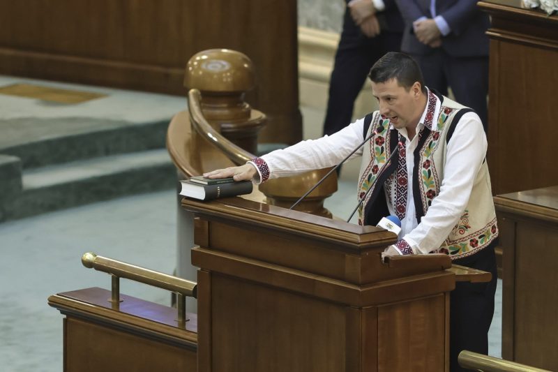 Senator elected on the SOS lists, suspected of stealing a basket from the reception of a hotel