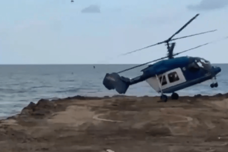 VIDEO The moment a Russian helicopter crashes in Dagestan. On board were employees of an armaments factory