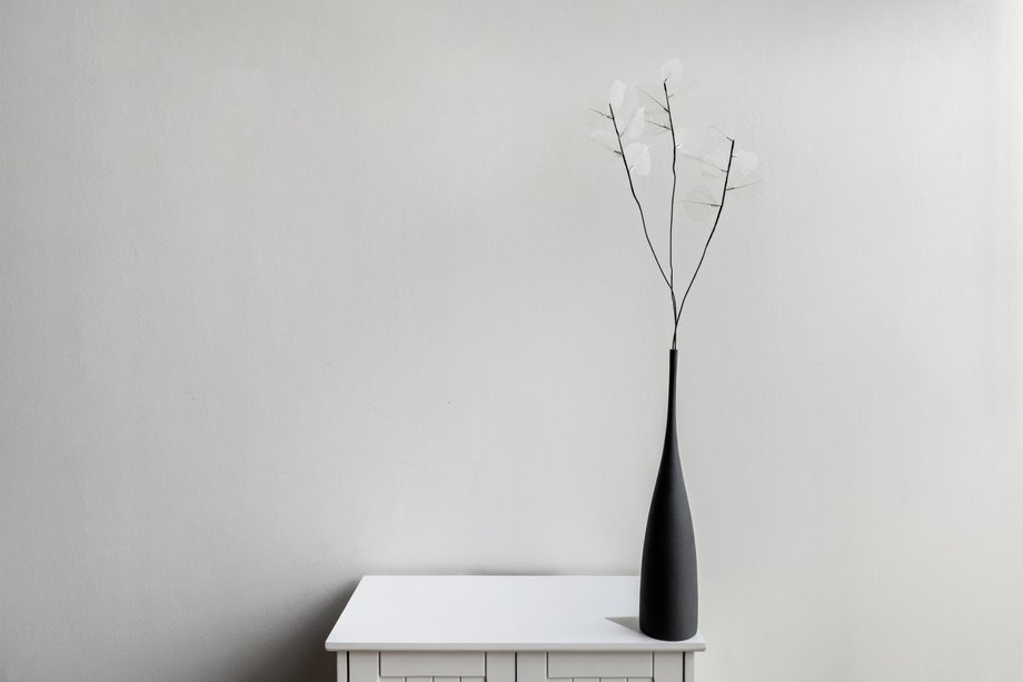 Decorations in an apartment for sale? Yes, but in limited quantities