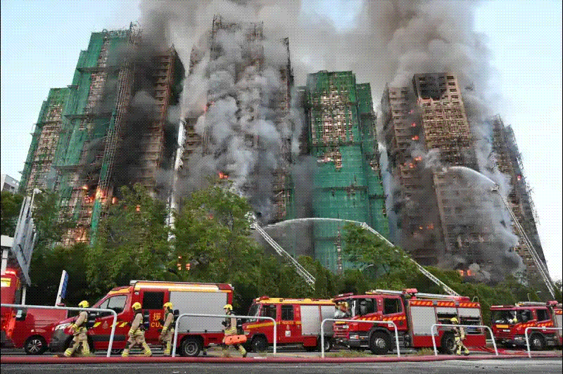The fire in Hong Kong. Photo: Profimedia