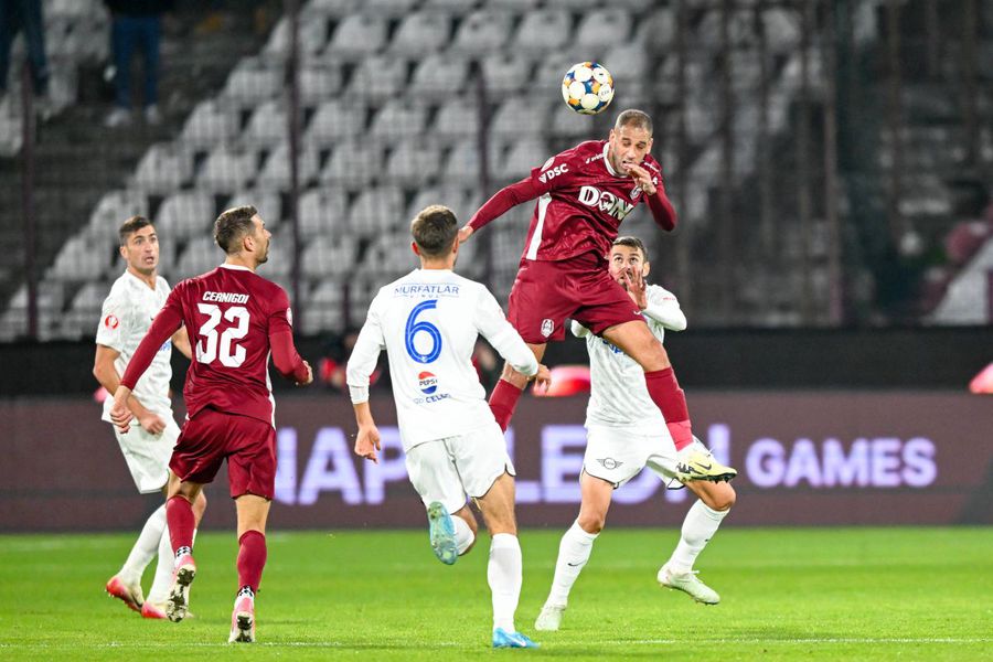 Islam Slimani, jumping/ photo Imago Images Absent in December » The Superliga club made the announcement