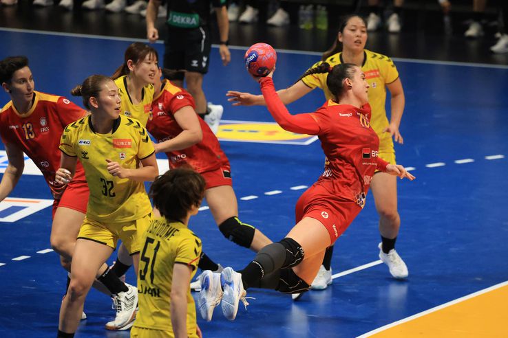 Romania - Japan, duel at the Women's Handball World Championship/Photo: Ionuț Iordache (GSP.ro)