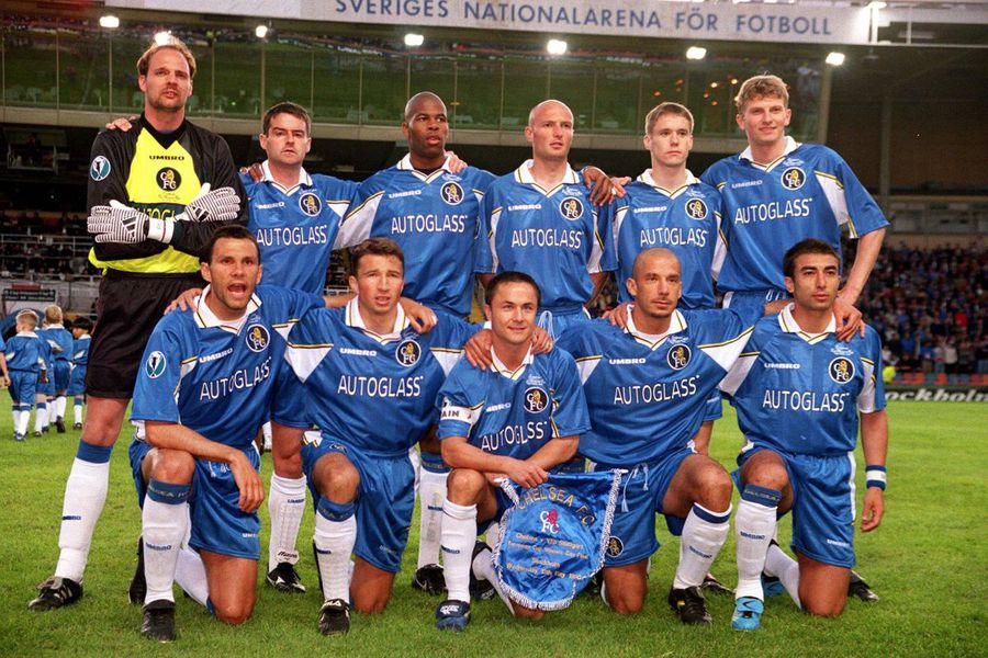 Steve Clarke (second from left, top row) in the Chelsea team with Dan Petrescu (below, in front of him), who won the Cup Winners' Cup in 1997-1998 / Photo: Imago Dan Petrescu's former colleague is named Sir and proposed for sanctification! » First with three final tournament qualifiers