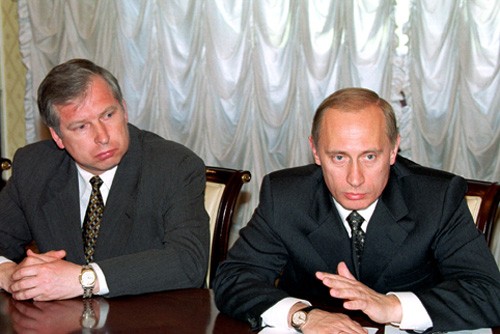 Wiktor Czerkiesow i Władimir Putin w 2000 r.