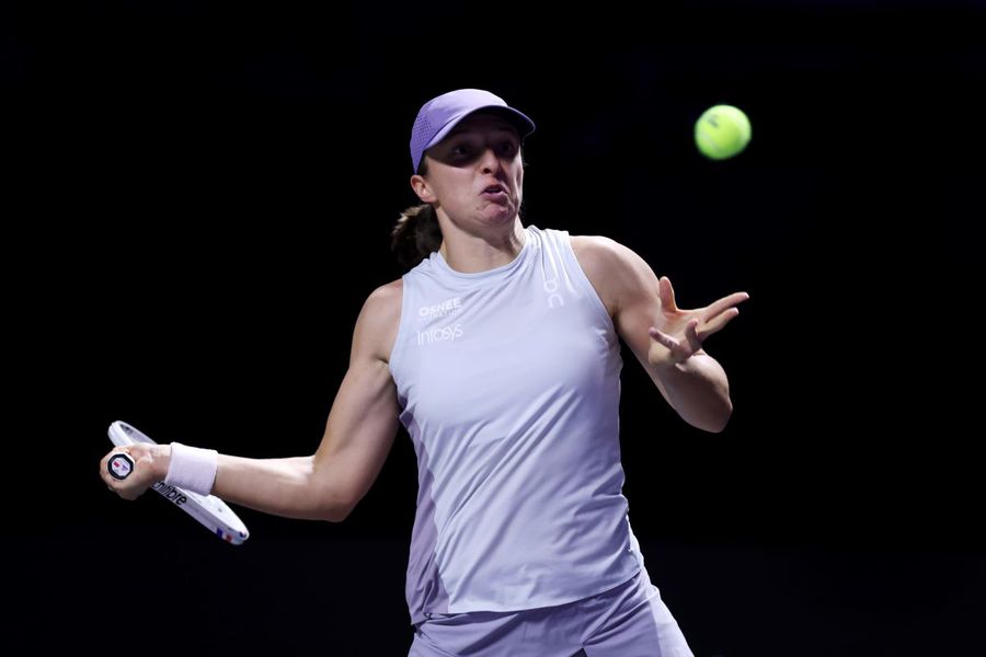 Iga Swiatek in action at the WTA Finals Photo: Guliver/GettyImages Iga Swiatek, expeditious victory in the first match of the WTA Finals » Only 3 games left for the Australian Open champion