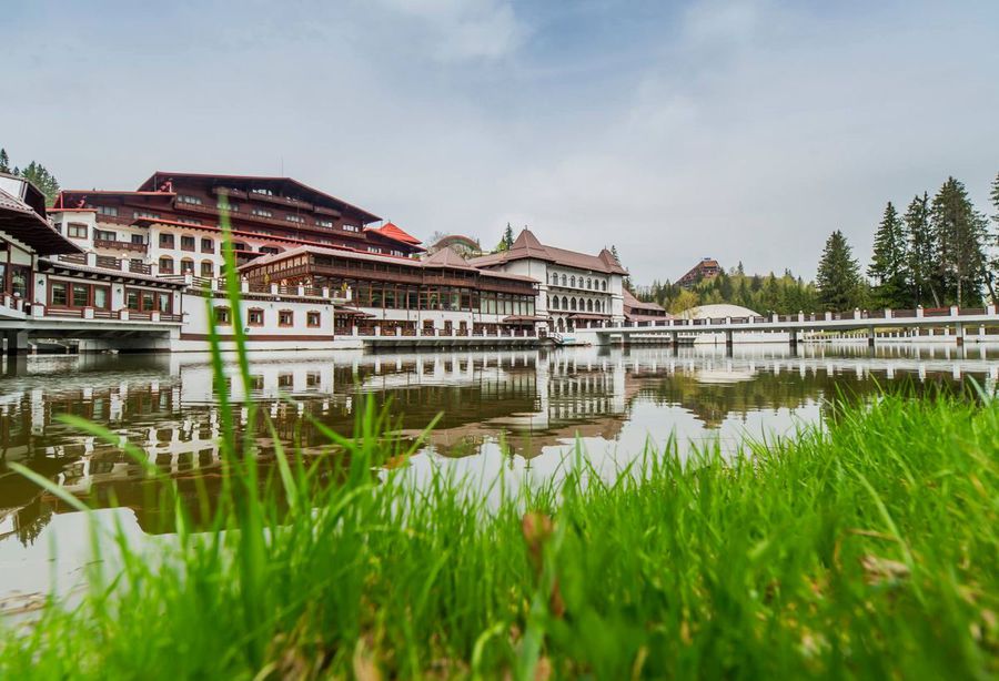 The hotel in Poiana that will host the heads of clubs from the first league / Photo source: Facebook Day Zero in the Super League! The clubs come to Poiana Brașov for the confrontation with LPF and Gino Iorgulescu: everything you need to know about the power struggles in League 1