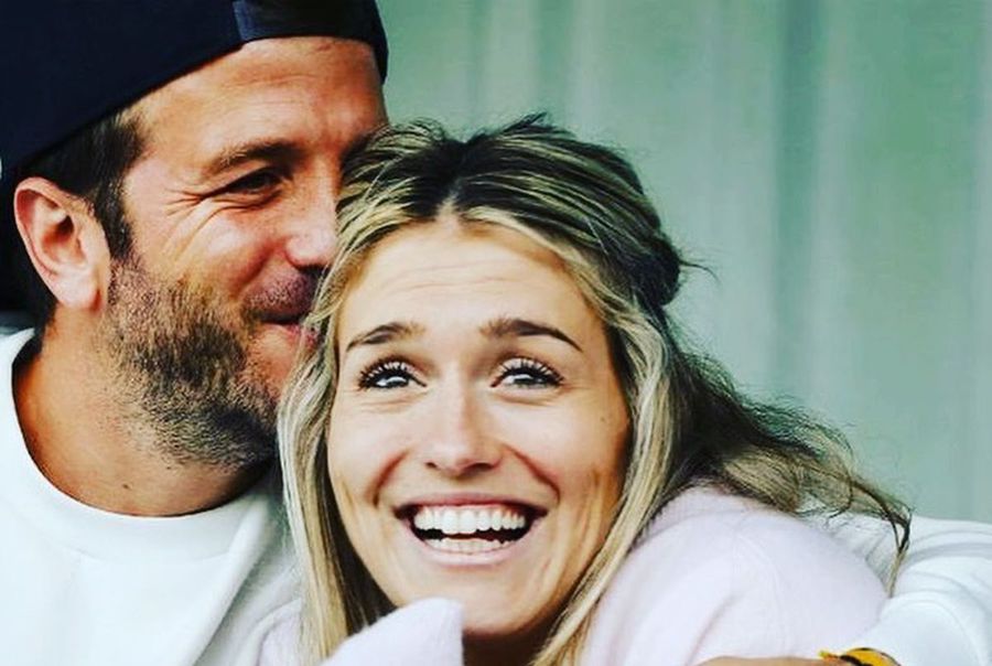 Thousands of people gathered for Estavana Polman, but Van de Vaart's partner was 
