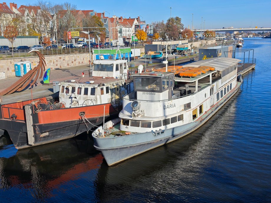 Ships in the center of Szczecin