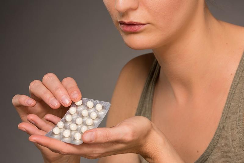 Woman taking medicine, Photo: GARO/PHANIE / Shutterstock Editorial / Profimedia