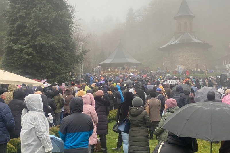 Several pilgrims who attended the canonization of Arsenie Boca requested medical help. Two people, transported to hospital